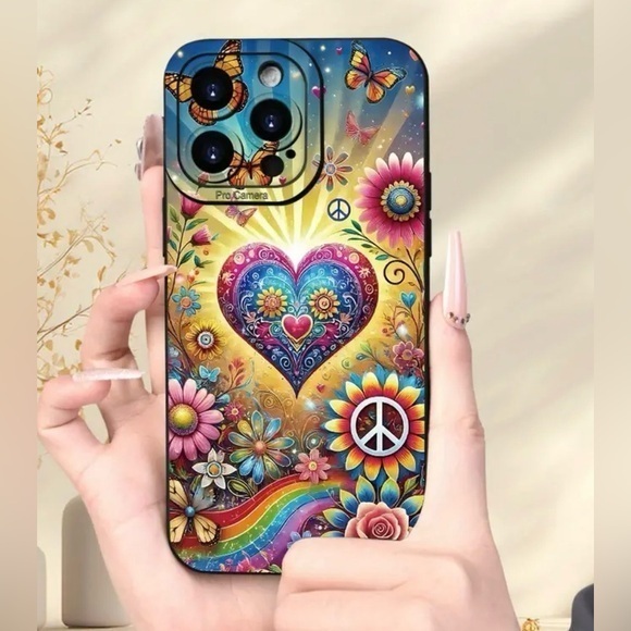 Other - IPhone 14 Max Pro Heart Cell Phone Case NWT